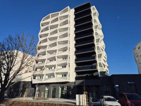 Pronájem krásné novostavby bytu 2+kk s terasou, sklepem a garážovým stáním, Brno, Komárovská