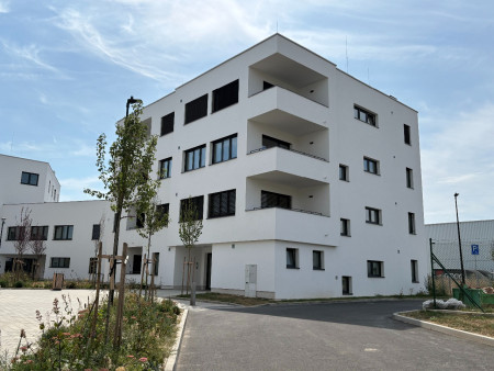 Pronájem krásné novostavby bytu 2+kk s lodžií, sklepem a garážovým stáním Šlapanice, Brněnská